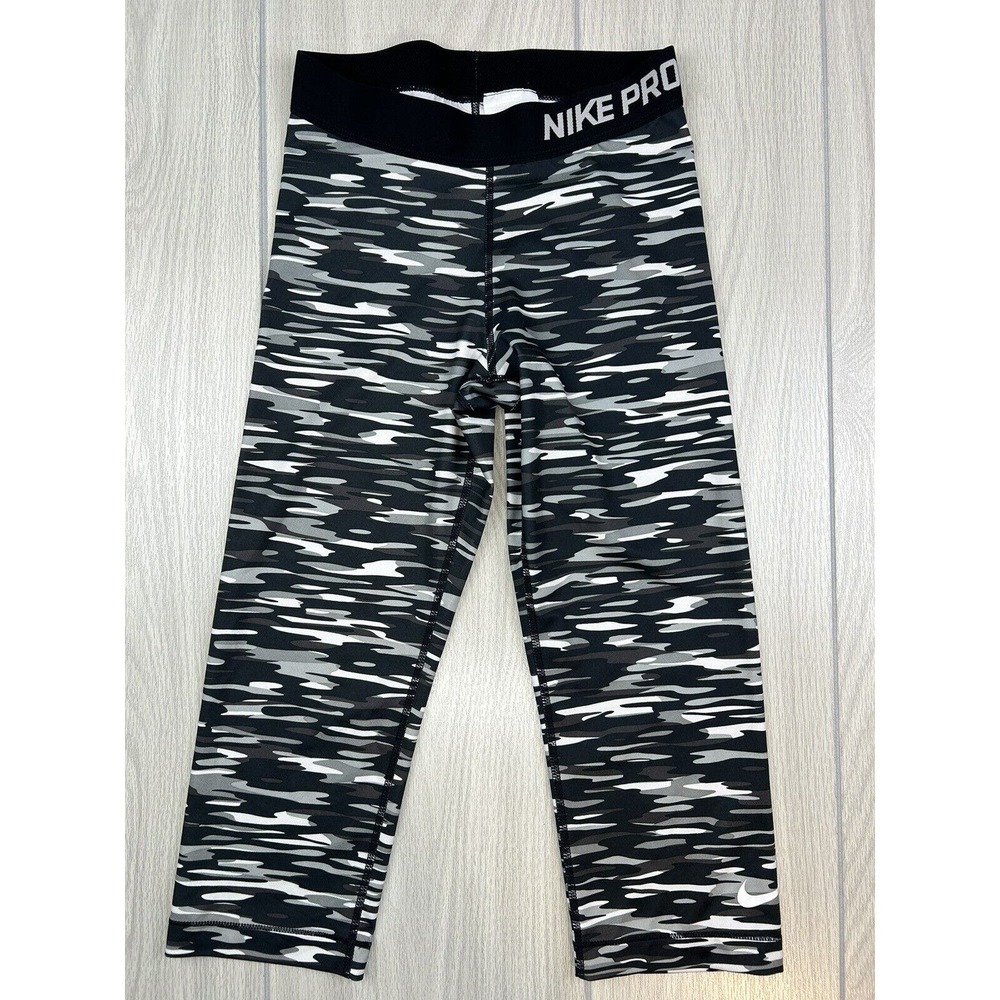 Women’s NIKE PRO Black White DRI-FIT Capri Pants Small